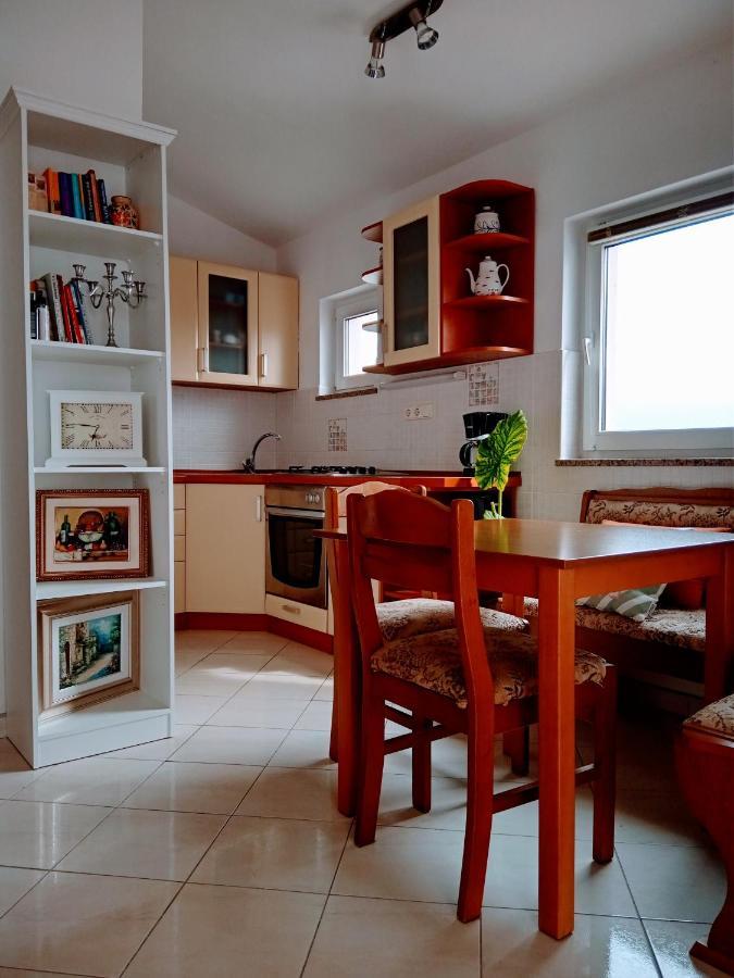 Apartmani Nikolina Ražanac Exterior foto